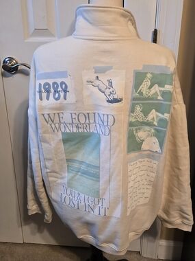 Taylor Swift Wonderland 1989 Cream Sweatshirt with Blue & Green Graphic